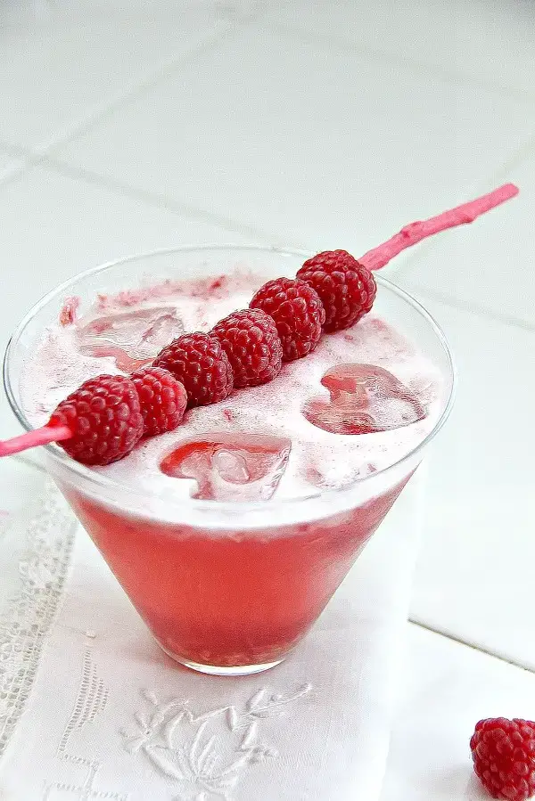 Raspberry Moscato Cocktail for Valentine's Day