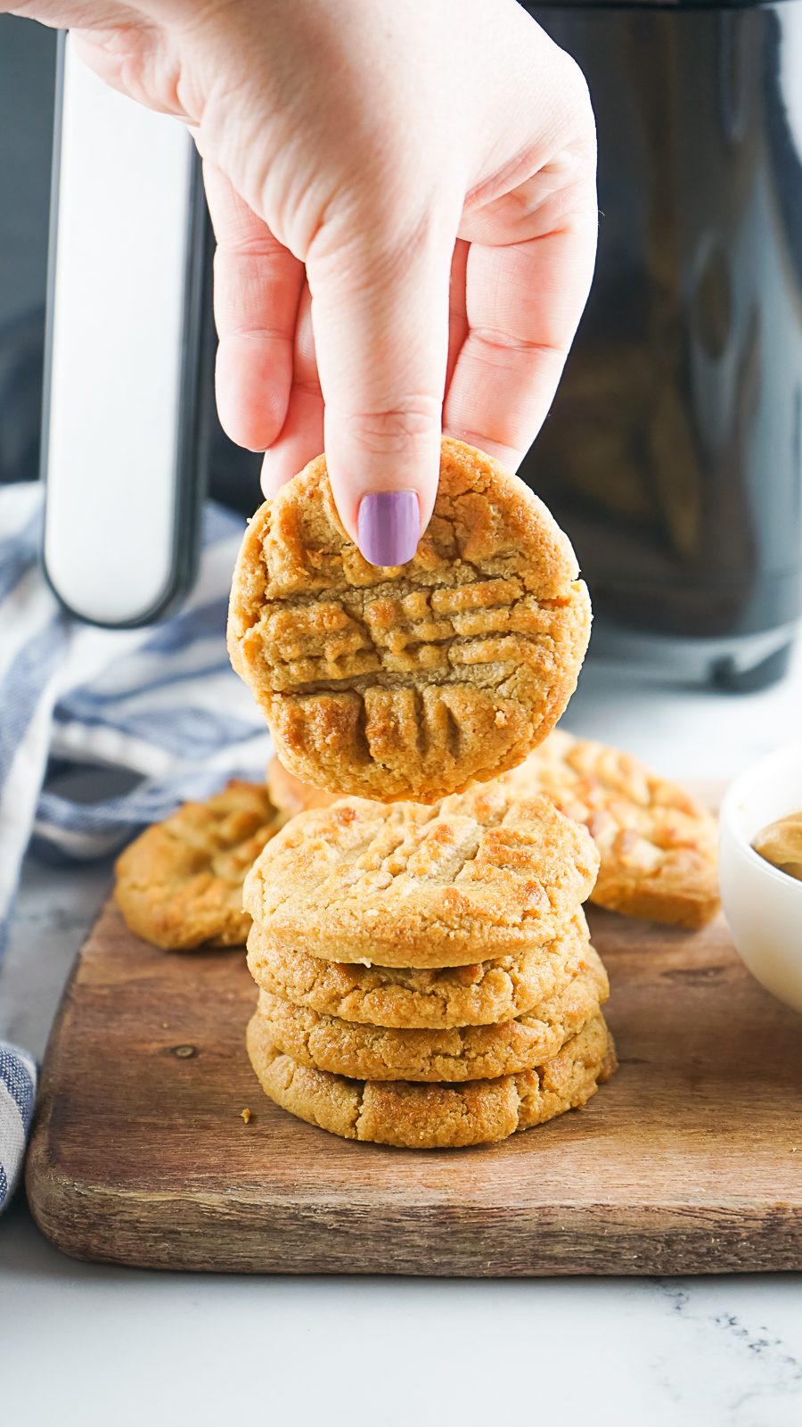 Assortment of delectable Air Fryer Dessert Recipes, featuring crispy treats, and healthy desserts using innovative air frying techniques.