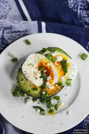 avocado-breakfast-boats-meatless-monday