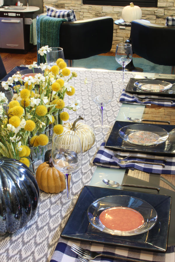 BlueiStyle ThanksgivingTable5