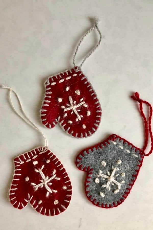 DIY MITTEN ORNAMENTS