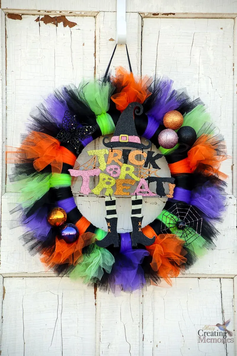 Halloween Wreath reshoot final 16 of 14.jpg