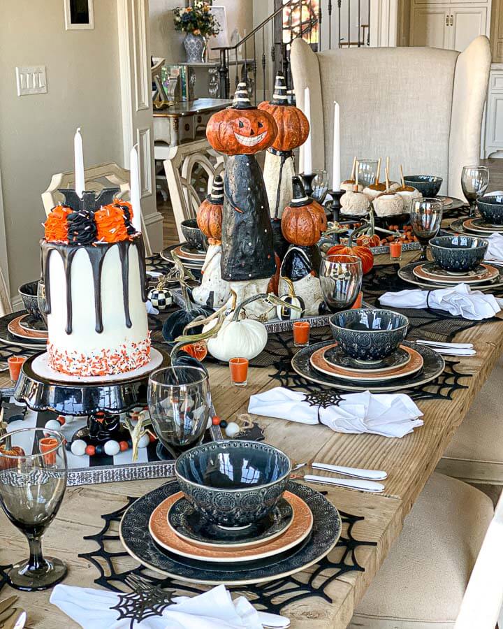 Halloween tablescape 7