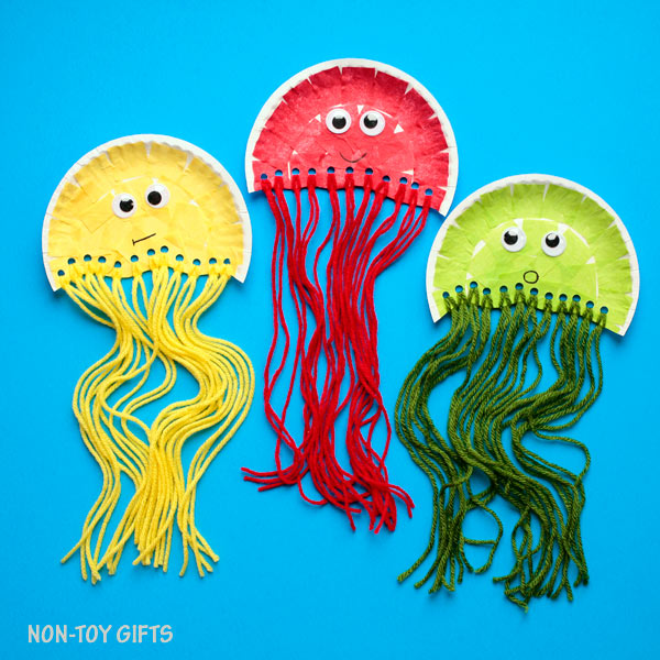 Paper plate jellyfish