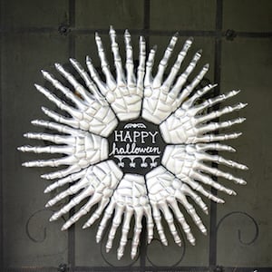 DIY Plastic Skeleton Hands Wreath