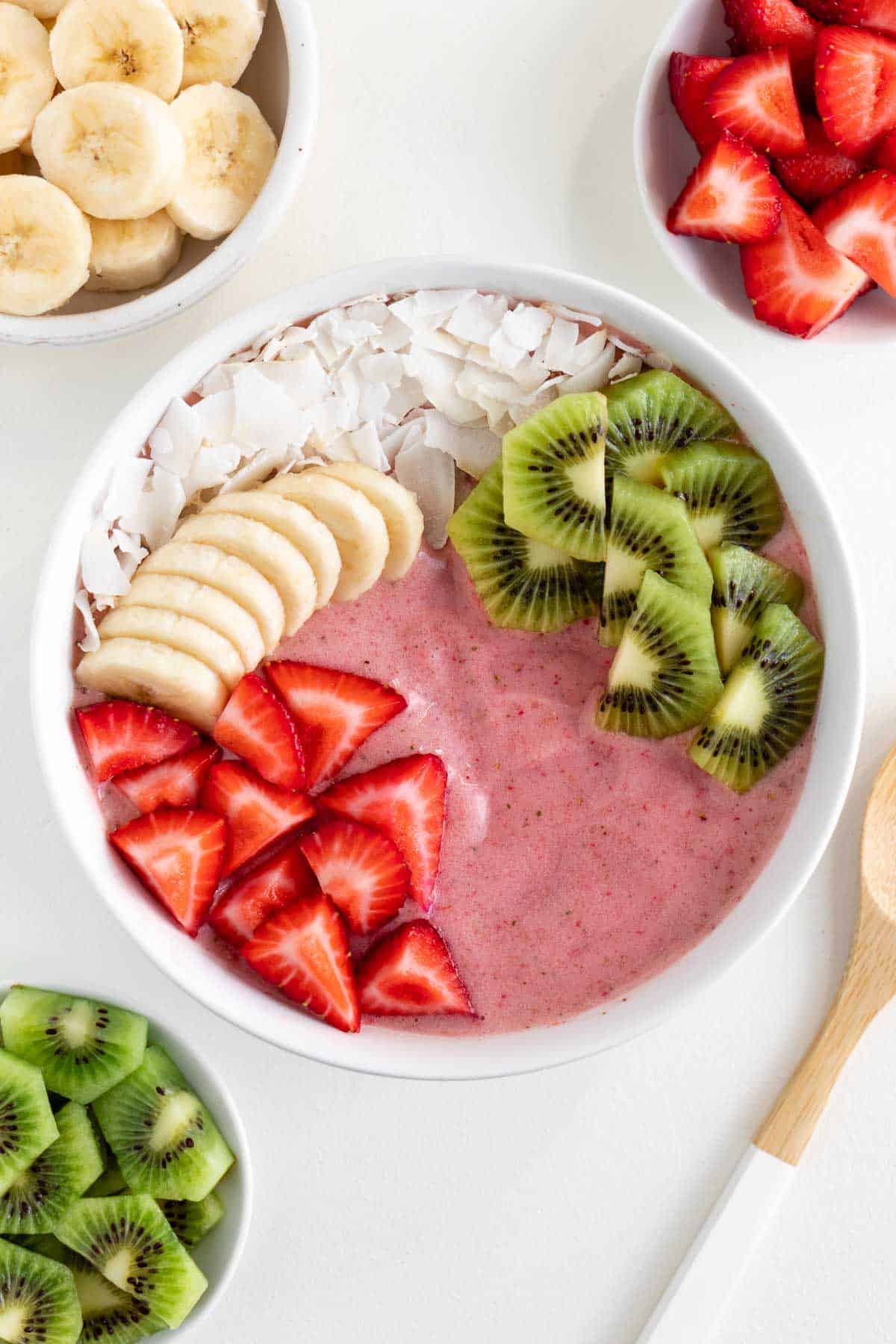 Strawberry Kiwi Smoothie Bowl 5