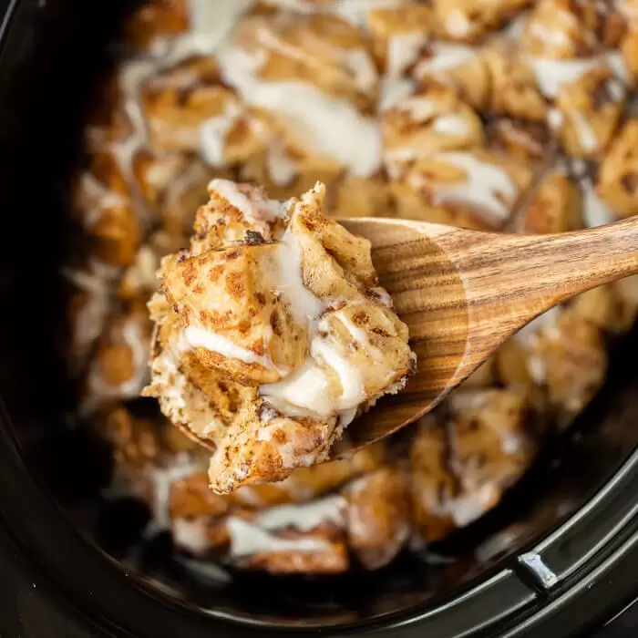 crock pot cinnamon rolls 7 2.jpg