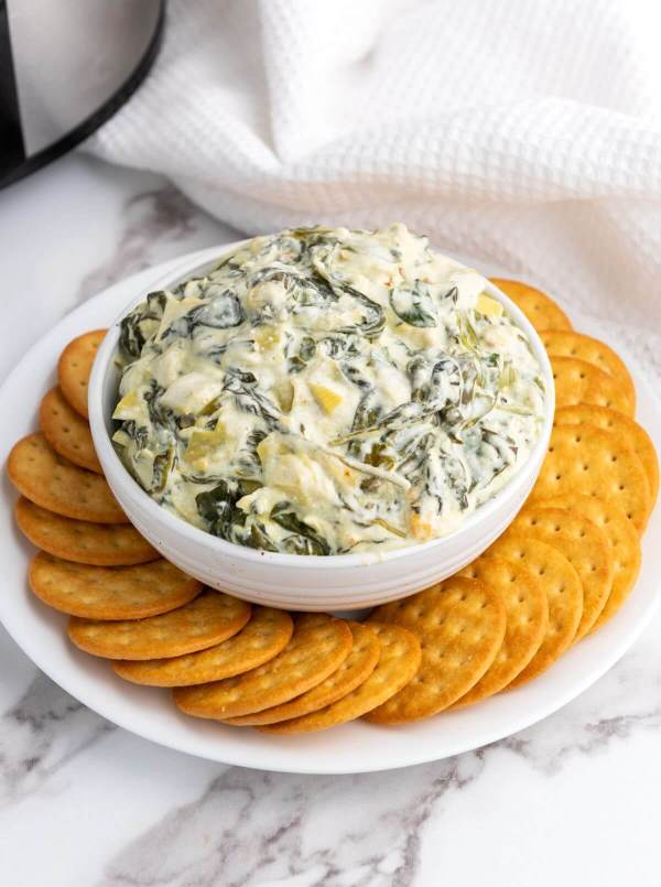 easy crockpot spinach artichoke dip