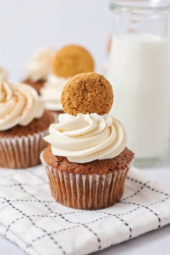 gingerbread cupcakes2 resize 10