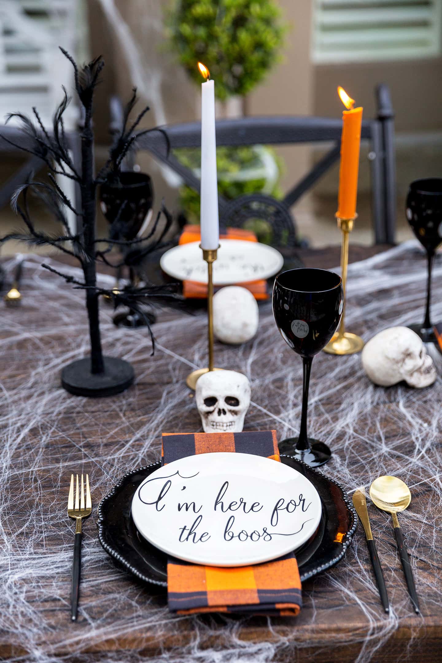 halloween party tablescape 18