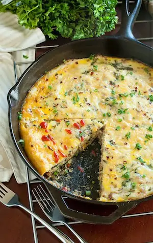 sausage-spinach-egg-cheesy-grits-breakfast-bake-brunch-casserole-recipe-peasandcrayons-0686xl