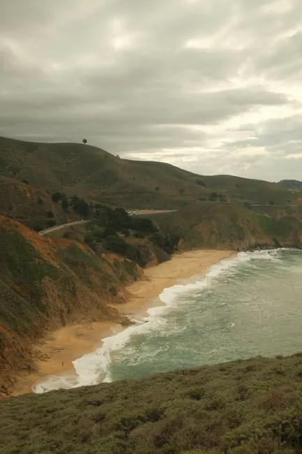 Half Moon Bay State Beach: Long sandy stretches and bluffs