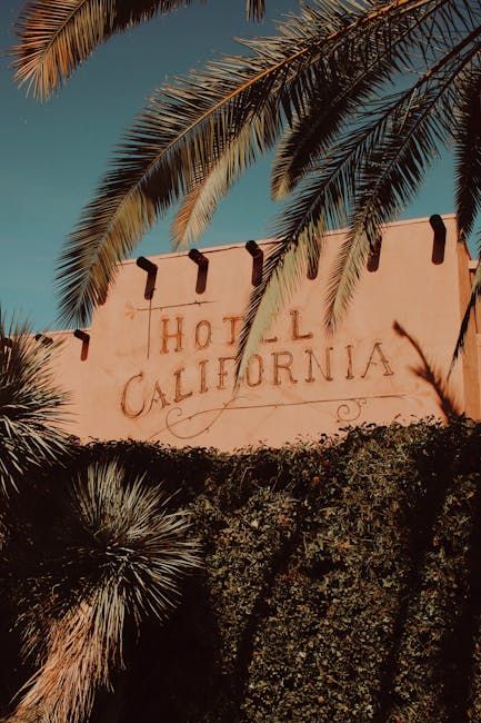 Triada Palm Springs: Boutique Stay with Calm Courtyards