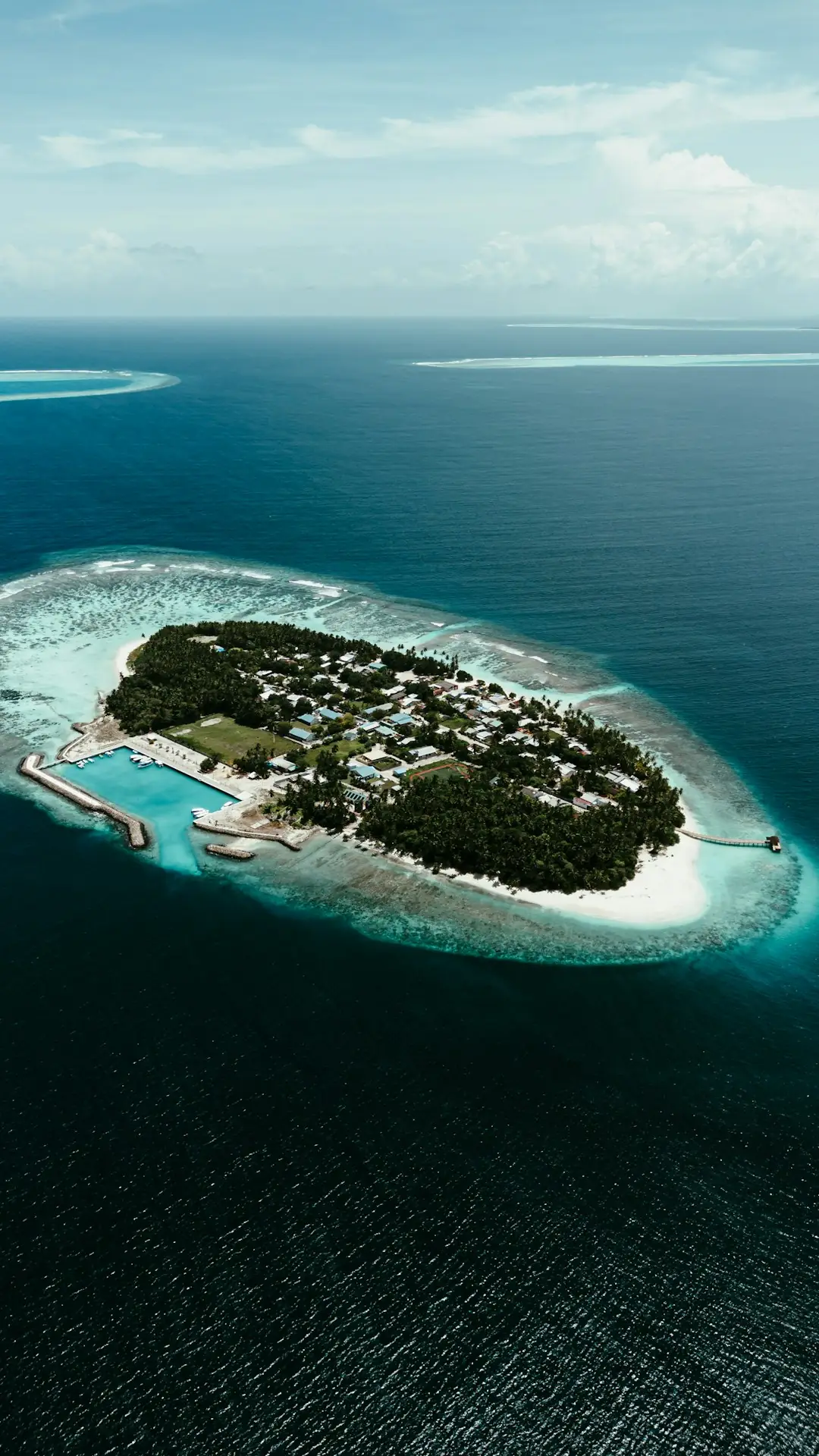 Kandolhu Maldives: Tiny island, big reef access