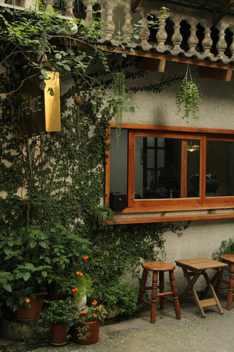 Maximizing Small Patios: Cozy & Chic Outdoor Living Ideas