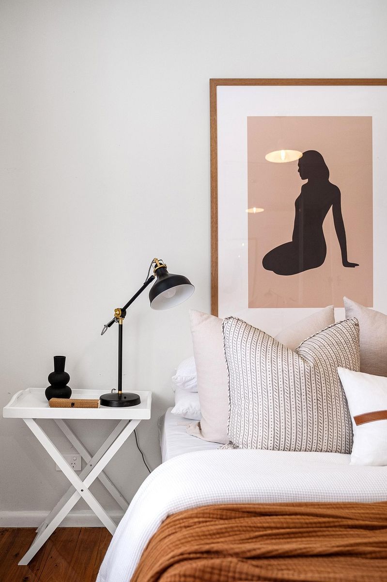 Wall Decor Secrets 2026: Warm & Airy Approach