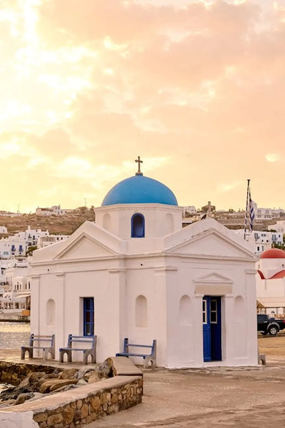 Kiki's Tavern: wild cove taverna near Agios Sostis