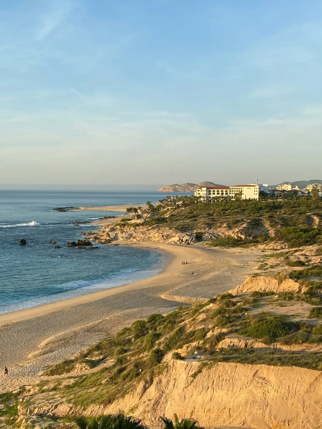Tee times and tides at Hilton Los Cabos