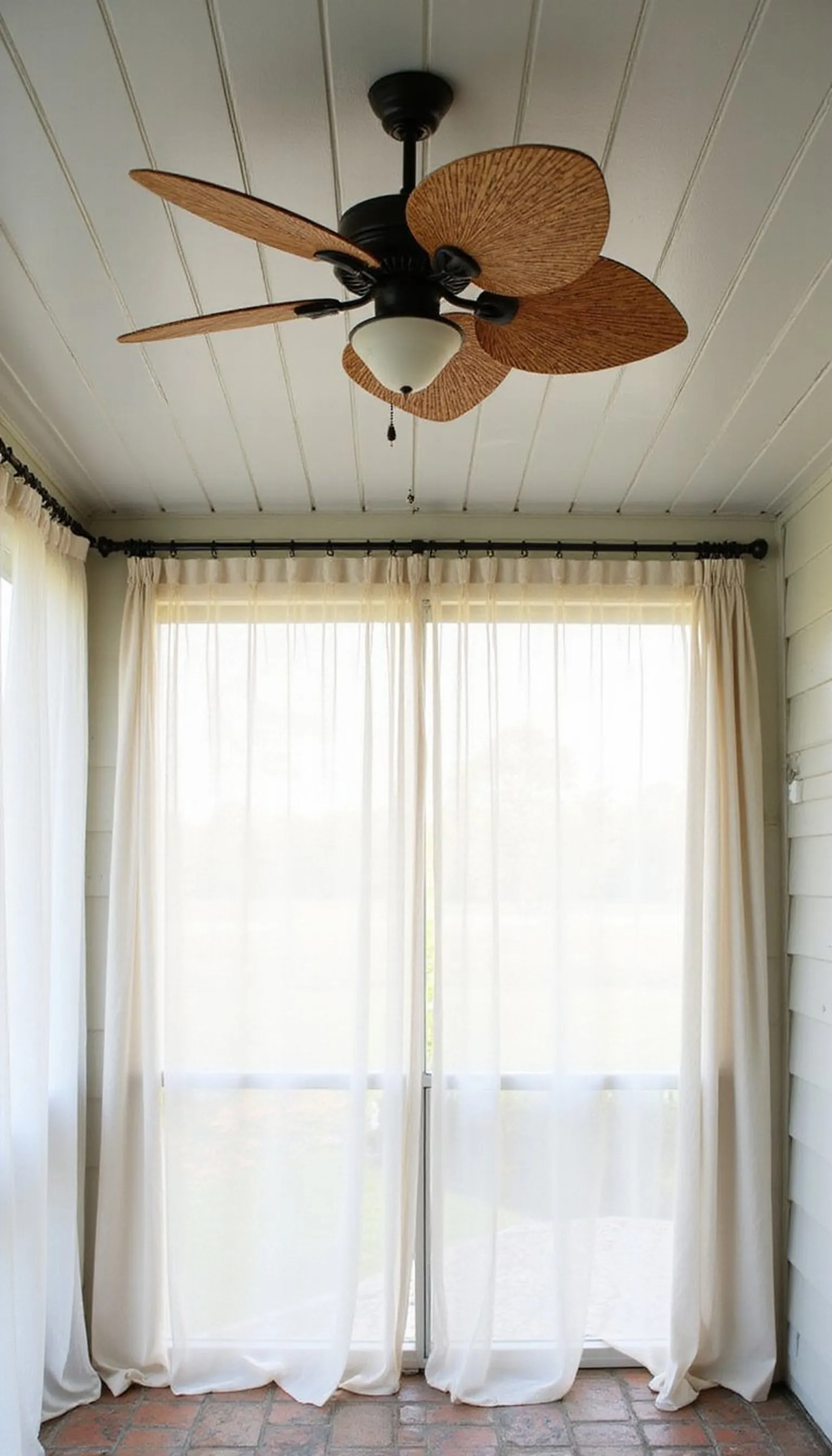 Ceiling fan with rattan blades for breeze