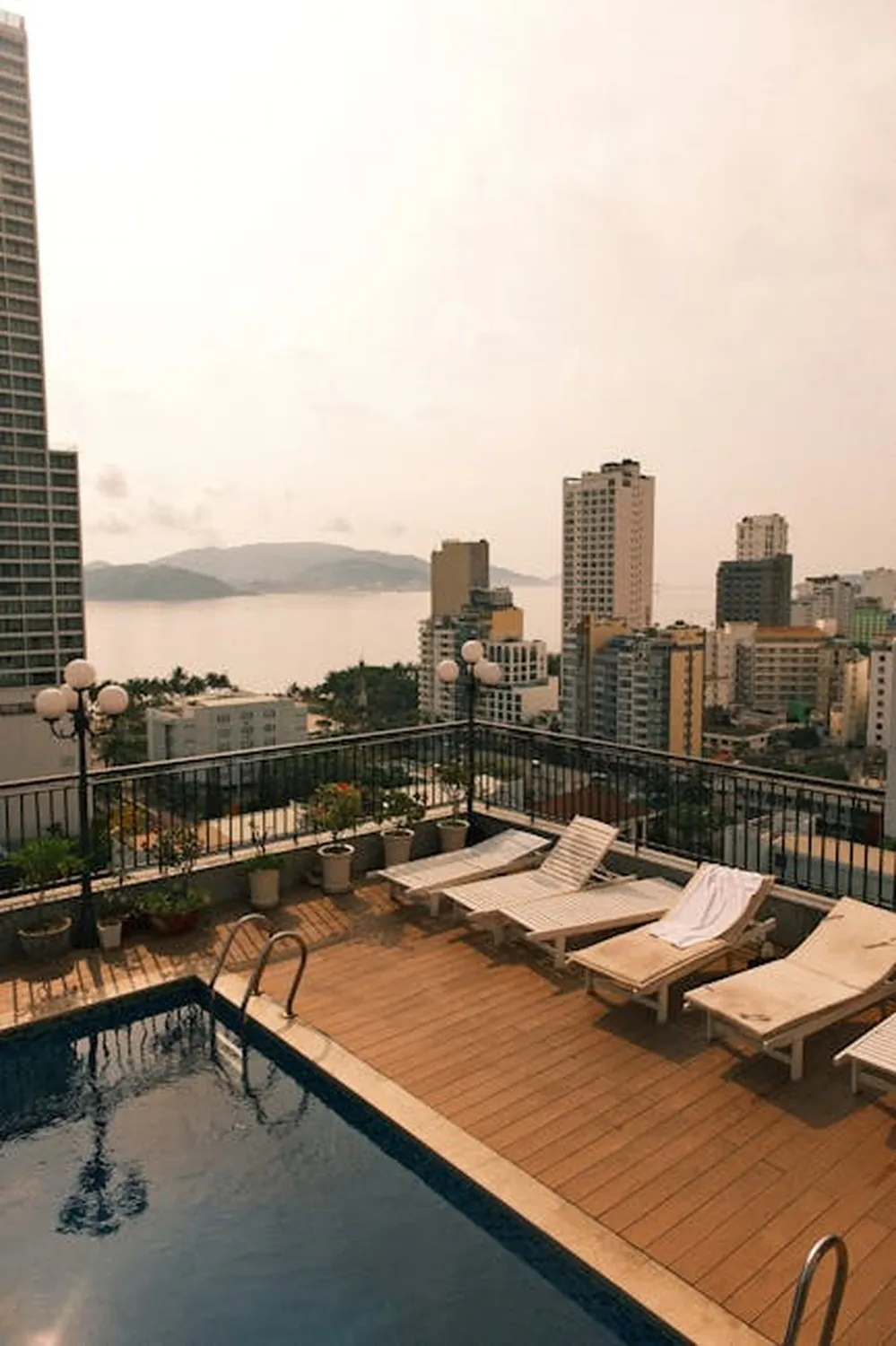 Hotel Urban Madrid rooftop pool retreat