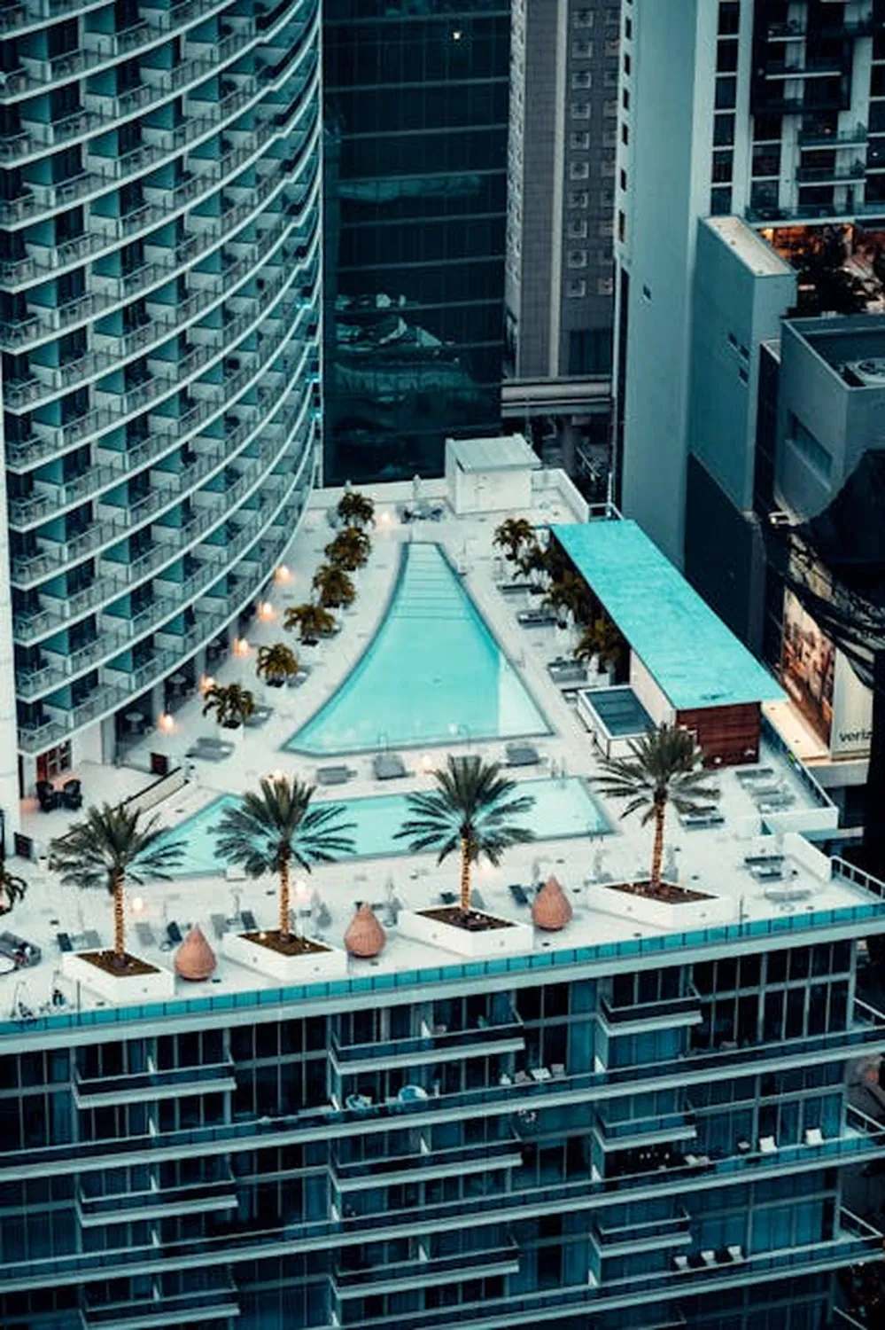 Infinity pool on Marina Bay Sands rooftop