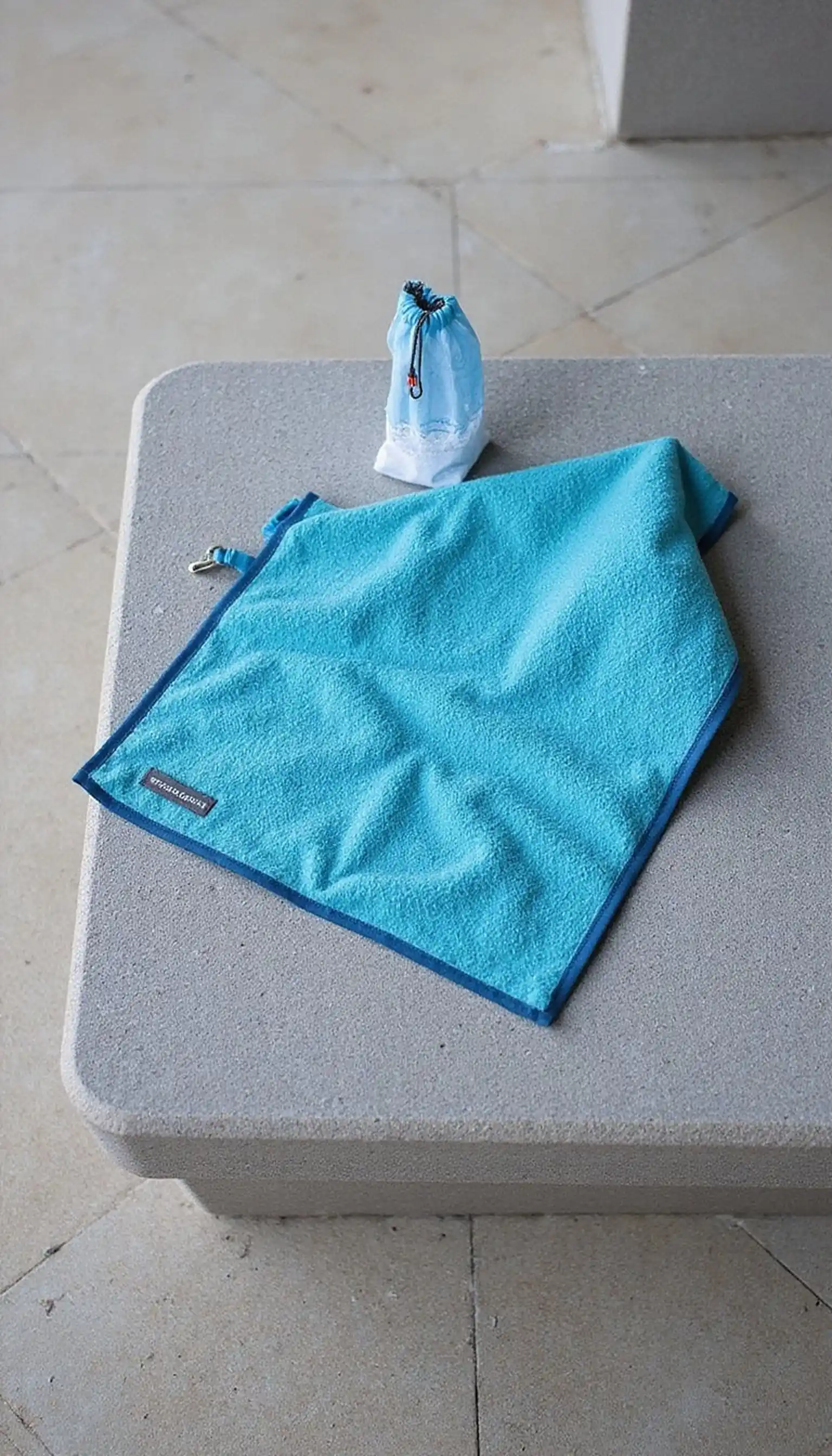 Cooling travel towel for sweaty layovers