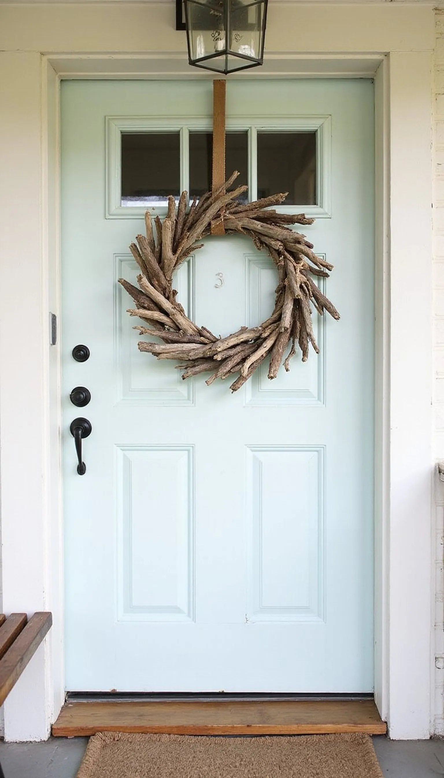 Driftwood and rope for a relaxed coastal look