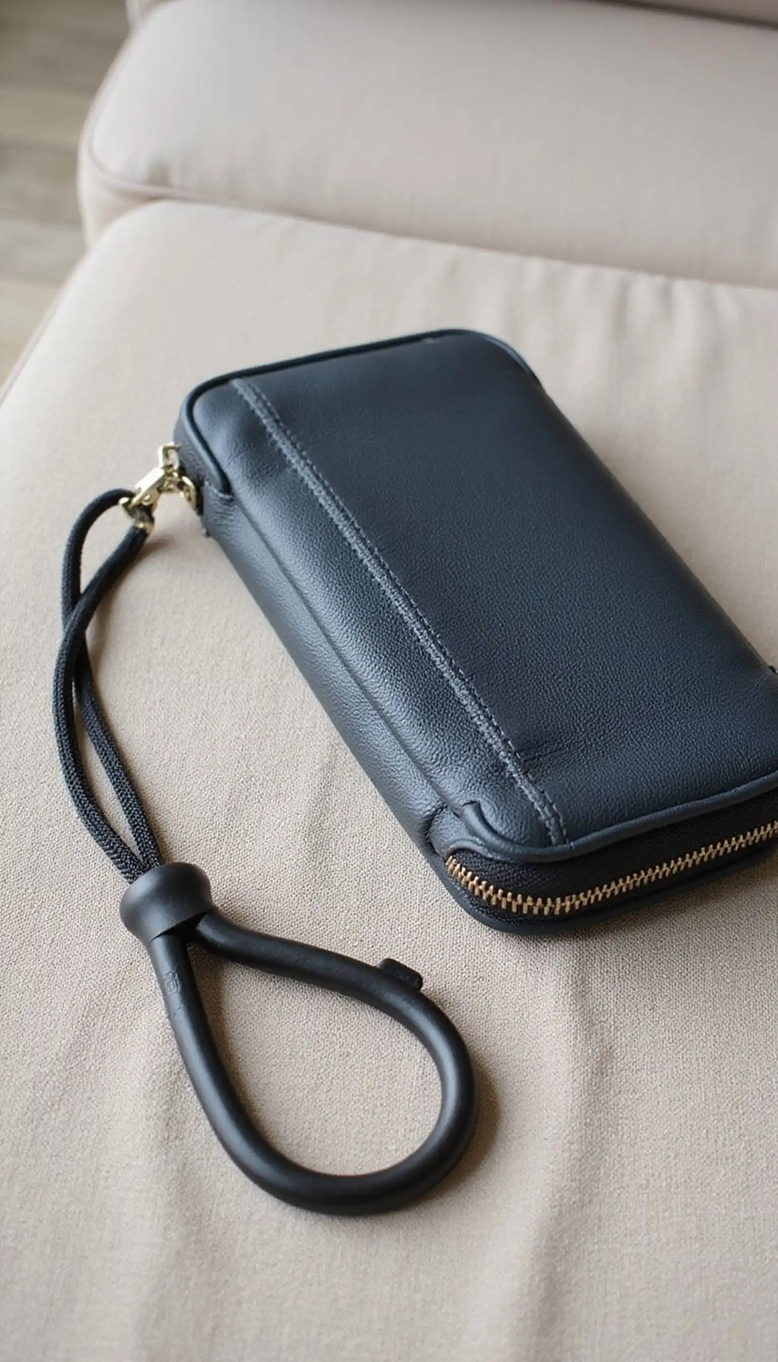 Zippered travel wallet for tickets and cash