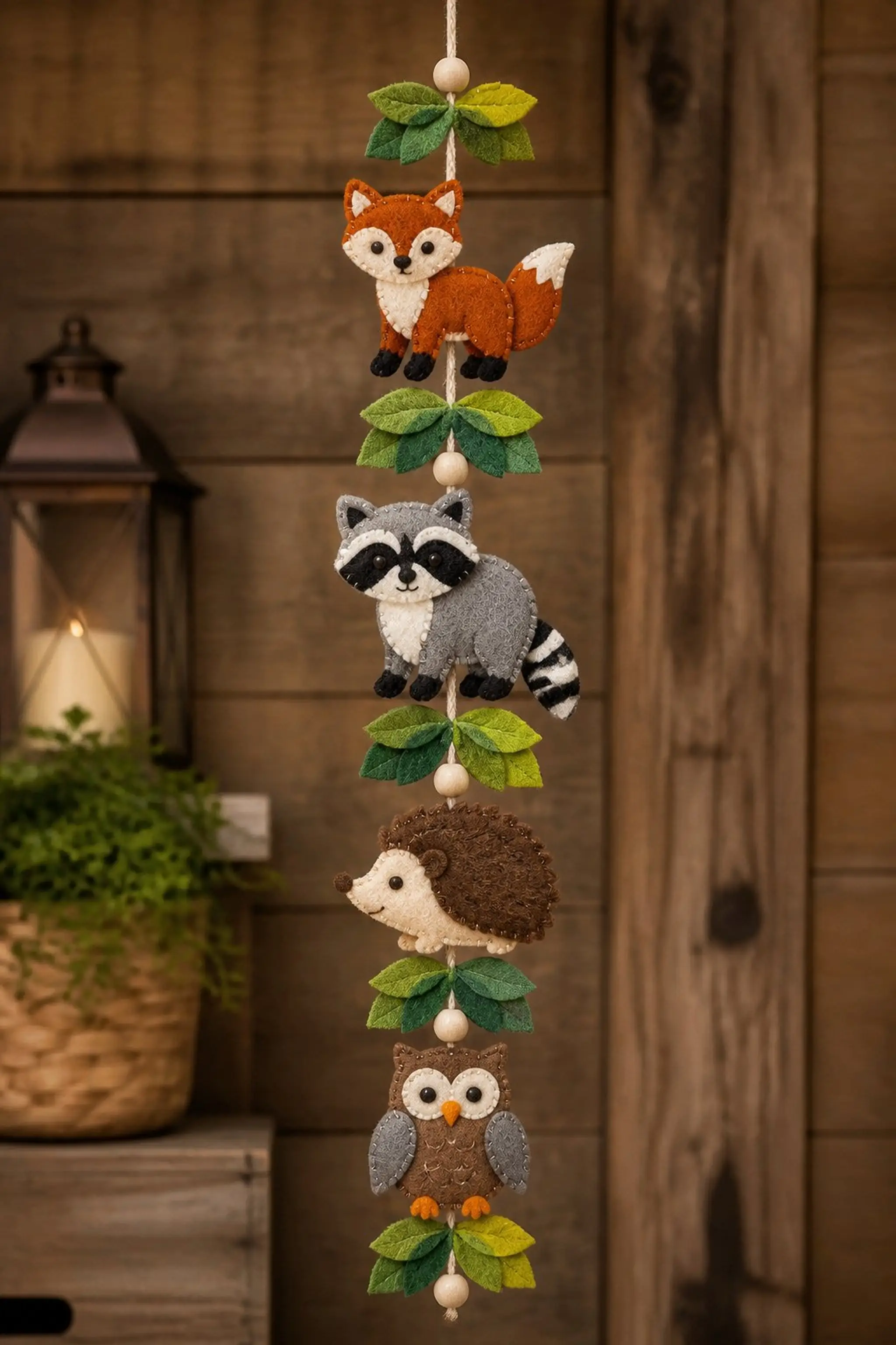 Whimsical felt animal shapes entice guests’ smiles