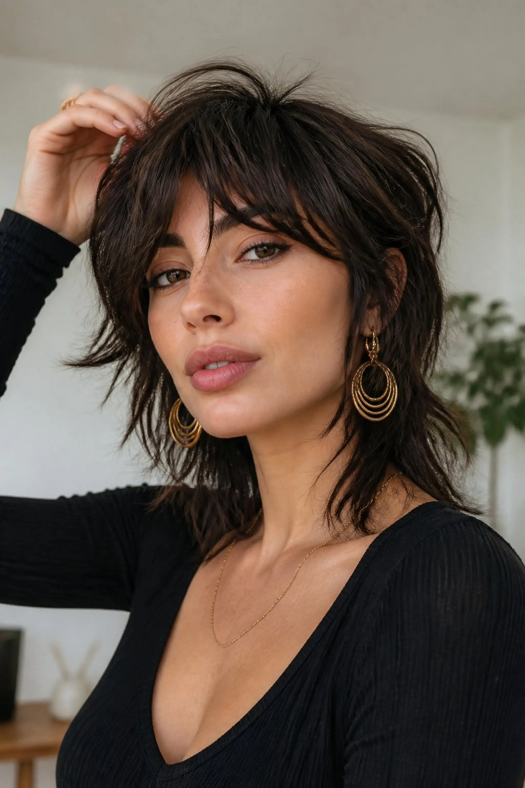 Layered Shag Cuts Frame Big Earrings Wildly