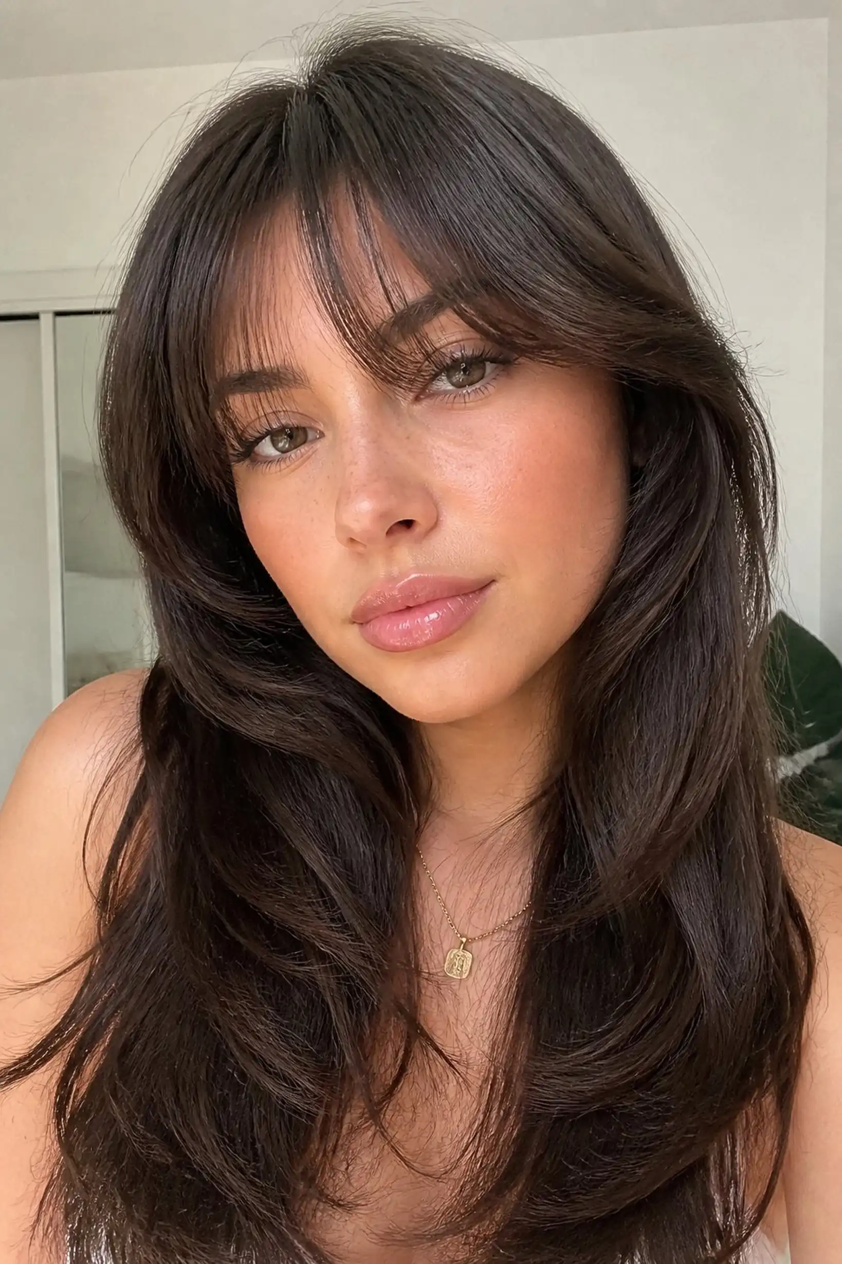 Soft Bangs with Feathered Layers for Lift